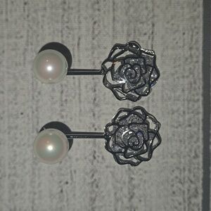 18K White Gold Plated Sterling Silver Shell Pearl & Swarovski Drop Earrings